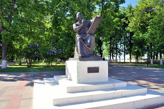 Памятник Андрею Рублеву